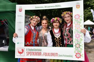 II Nadwiślańskie Spotkania z Folklorem Ziemi Puławskiej w Janowcu