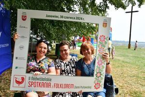 II Nadwiślańskie Spotkania z Folklorem Ziemi Puławskiej w Janowcu