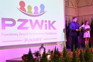 Nadanie sztandaru Powiatowemu Zespołowi Wychowania i Kształcenia w Puławach