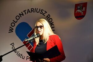 Wolontariusze nagrodzeni przez starostę