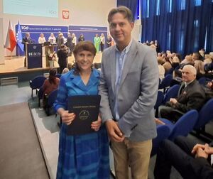 Dyrektor i nauczyciele placówek powiatowych uhonorowani z okazji Dnia Edukacji Narodowej