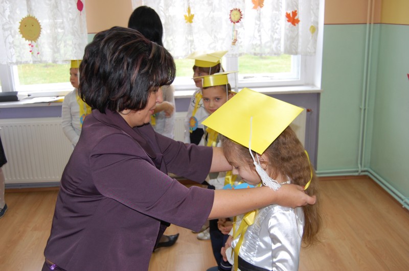 Ślubowanie uczniów klasy I w szkole w Korytnicy