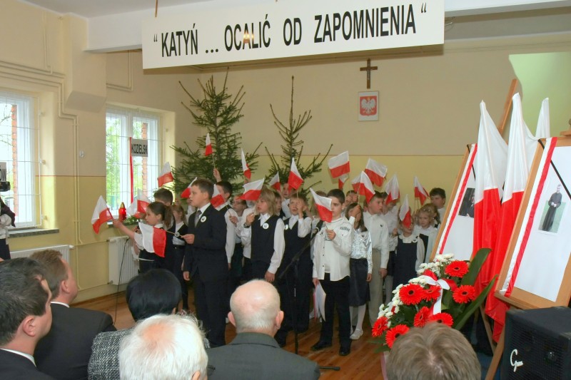 Katyń…ocalić od zapomnienia