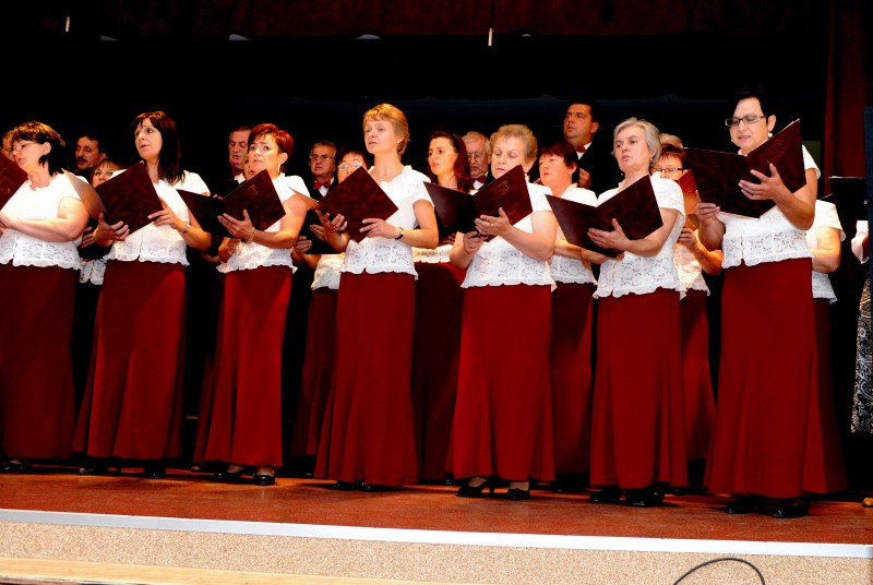 Ksiądz kanonik Bolesław Nowak Honorowym Obywatelem Gminy i Miasta Raszków