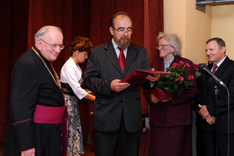 Ksiądz kanonik Bolesław Nowak Honorowym Obywatelem Gminy i Miasta Raszków