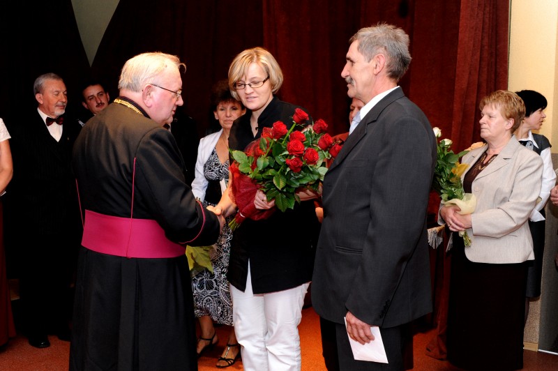 Ksiądz kanonik Bolesław Nowak Honorowym Obywatelem Gminy i Miasta Raszków