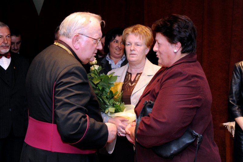 Ksiądz kanonik Bolesław Nowak Honorowym Obywatelem Gminy i Miasta Raszków