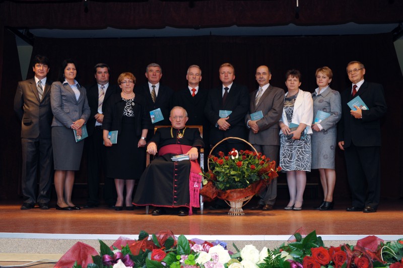 Ksiądz kanonik Bolesław Nowak Honorowym Obywatelem Gminy i Miasta Raszków