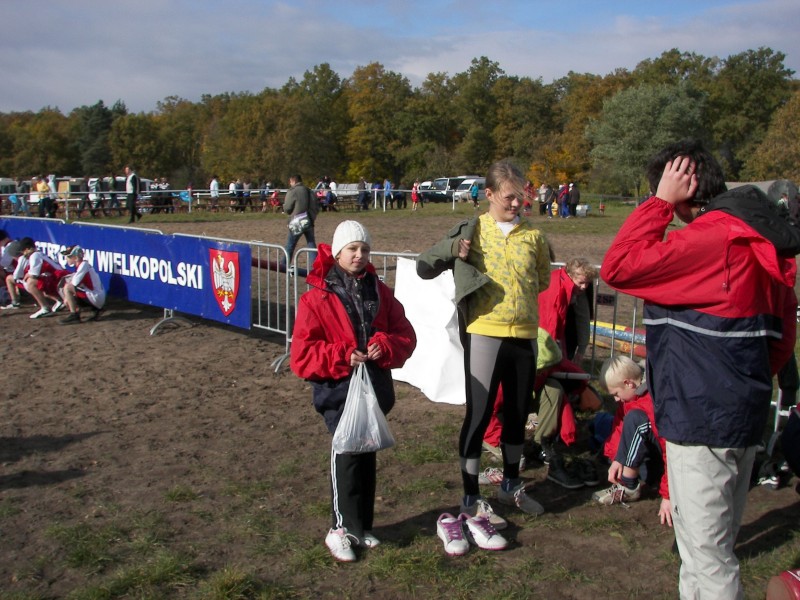 MISTRZOSTWA WIELKOPOLSKI SZKÓŁ W SZTAFETOWYCH BIEGACH PRZEŁAJOWYCH RACOT 22.10.2010