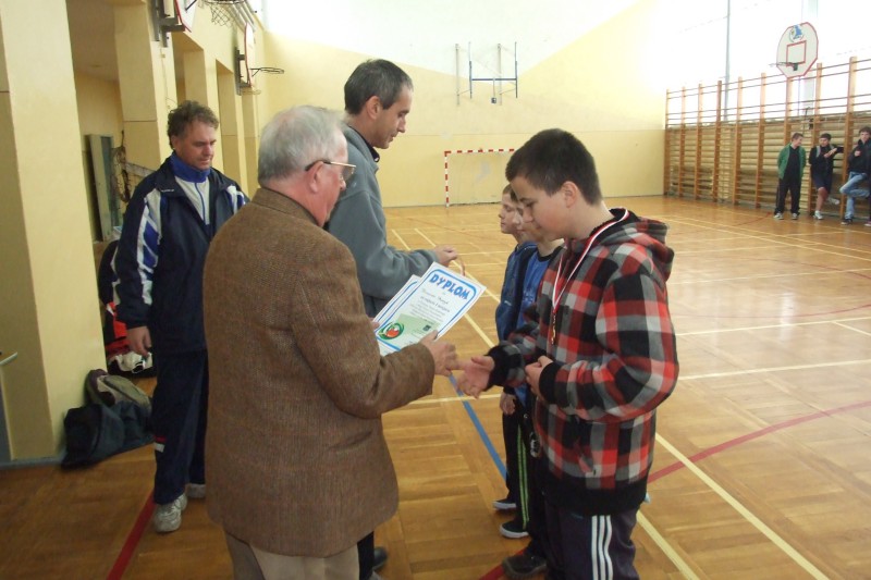 ŚWIĘTO NIEPODLEGŁOŚCI W GMINIE RASZKÓW NA SPORTOWO