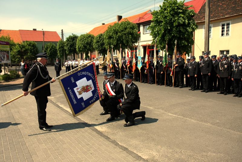 NOWY SZTANDAR DLA OSP RASZKÓW