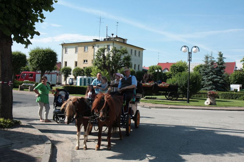 "Miasto budzi się"