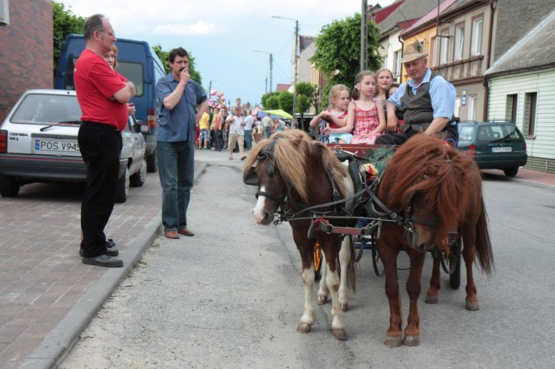 "Miasto budzi się"