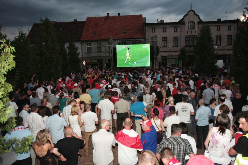 "Miasto budzi się"