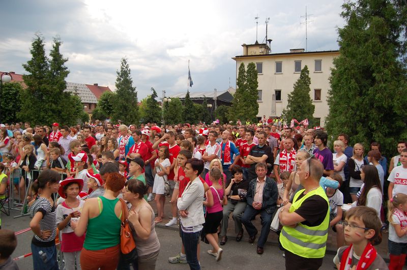 "Miasto budzi się"