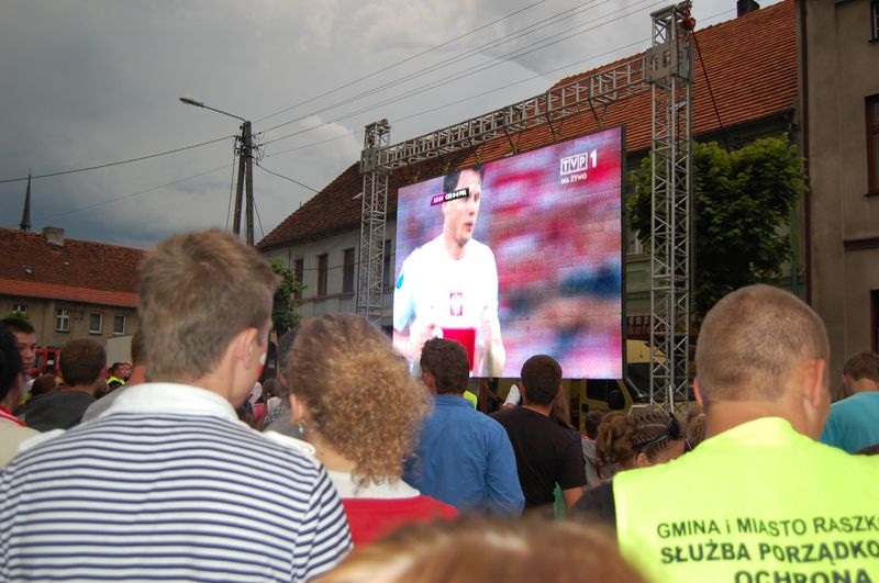 "Miasto budzi się"