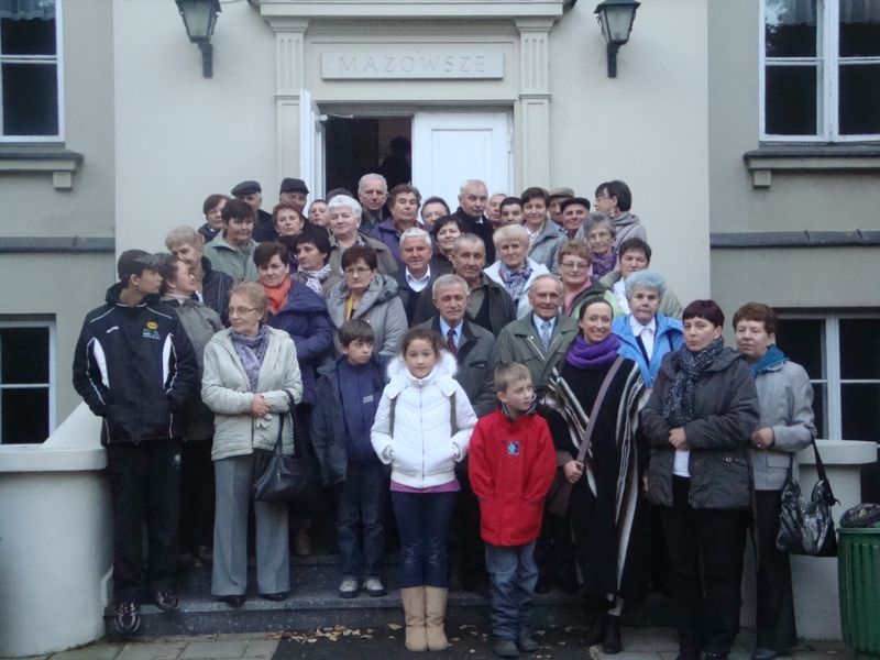 Seniorzy i juniorzy w gościnnych progach "MAZOWSZA"