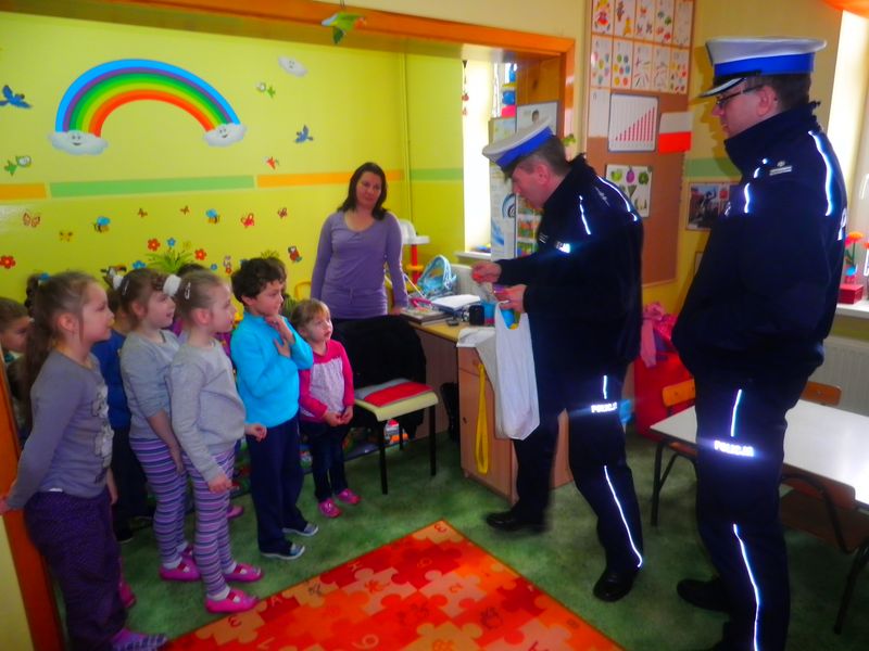 Policjanci z wizytą u najmłodszych