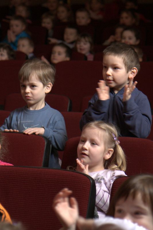 Teatr Igraszka zaprasza na spektakl pt.:"Zaczarowane pantofelki"