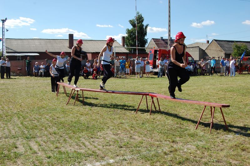 Jubileuszowe Powiatowe Zawody Sikawek Konnych