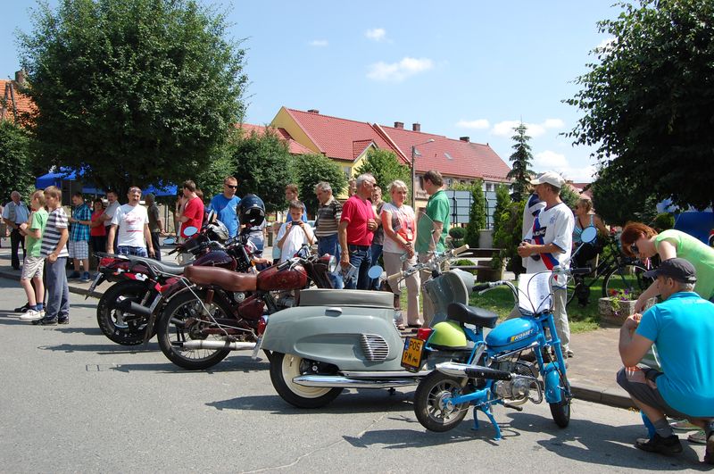 Zabytkowe pojazdy w Raszkowie