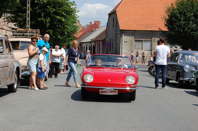 Zabytkowe pojazdy w Raszkowie