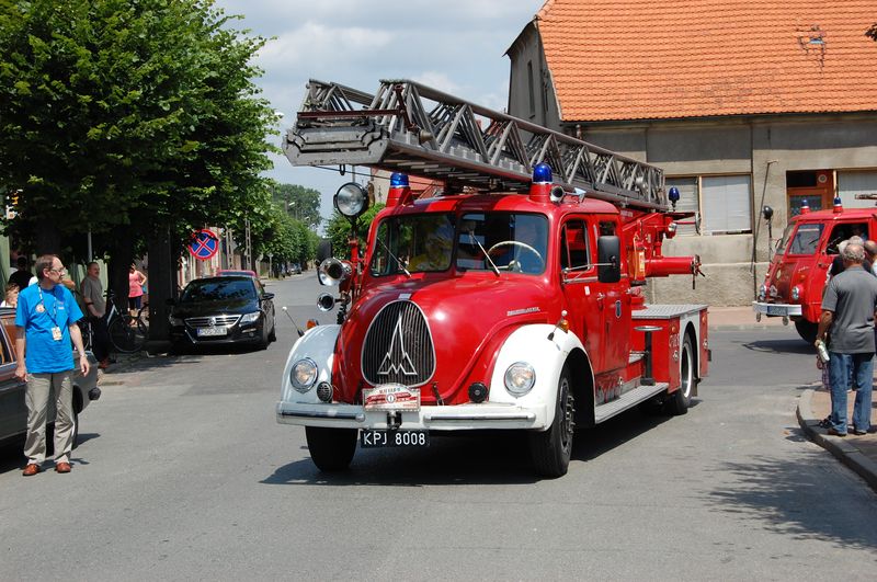 Zabytkowe pojazdy w Raszkowie