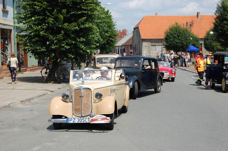 Zabytkowe pojazdy w Raszkowie