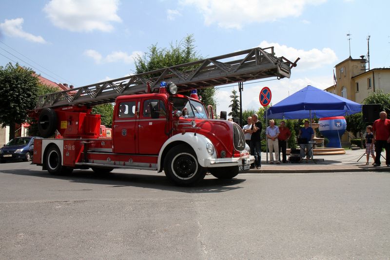 Zabytkowe pojazdy w Raszkowie