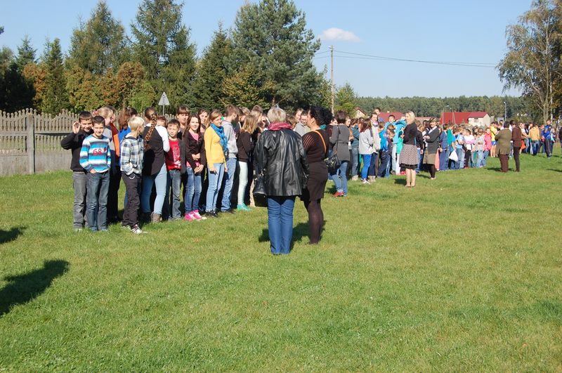 Ćwiczebna ewakuacja w Zespole Szkół im. Orła Białego w Korytach