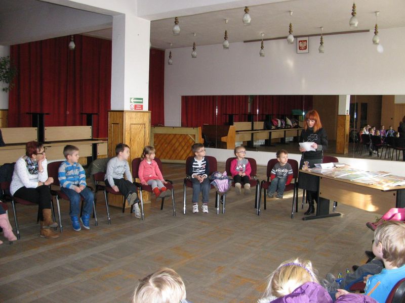 Misiowe święto w raszkowskiej bibliotece