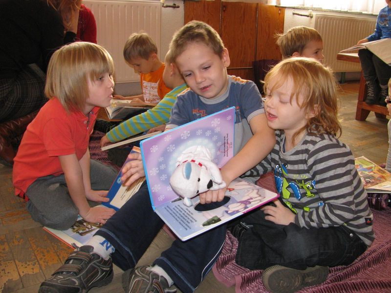 Misiowe święto w raszkowskiej bibliotece