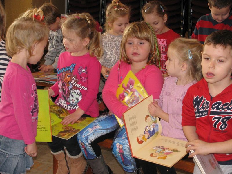 Misiowe święto w raszkowskiej bibliotece