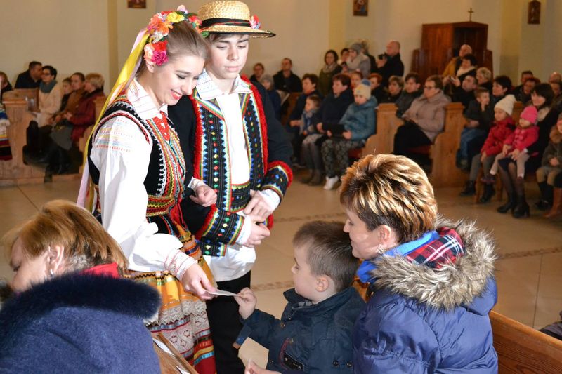 "Swojacy" tańczą kolędy