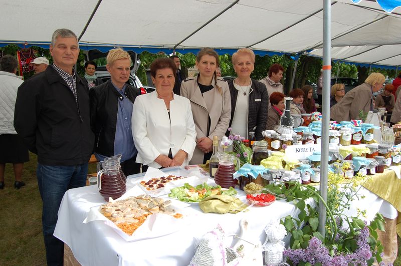 "Ogórki, marynaty, nalewki oraz pomidory, czyli domowe na zimę przetwory"