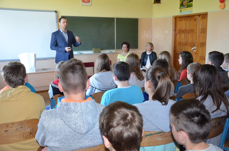 Poseł Krysztofiak na spotkaniu z gimnazjalistami