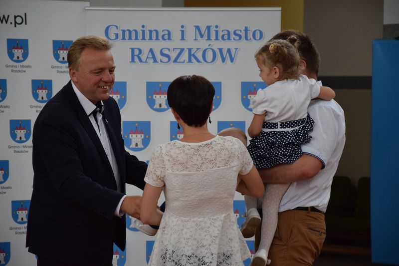 Raszkowskie "Wyprawki Niemowlaka" wręczone