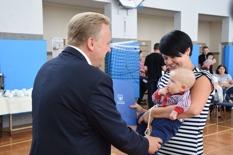 Raszkowskie "Wyprawki Niemowlaka" wręczone