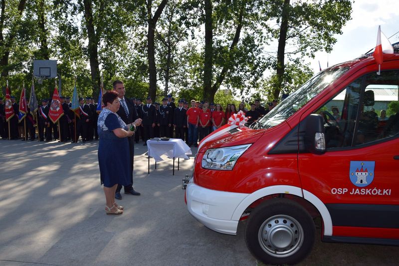 Nowy samochód w OSP Jaskółki