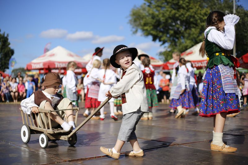 Wspominamy Swojskie Spotkania z Folklorem i dożynki wsi Moszczanka i Skrzebowa