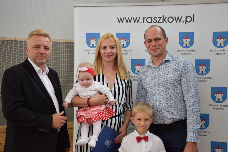 "Raszkowskie Wyprawki Niemowlaka" wręczone