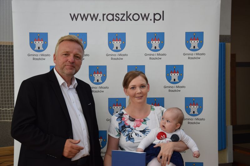 "Raszkowskie Wyprawki Niemowlaka" wręczone