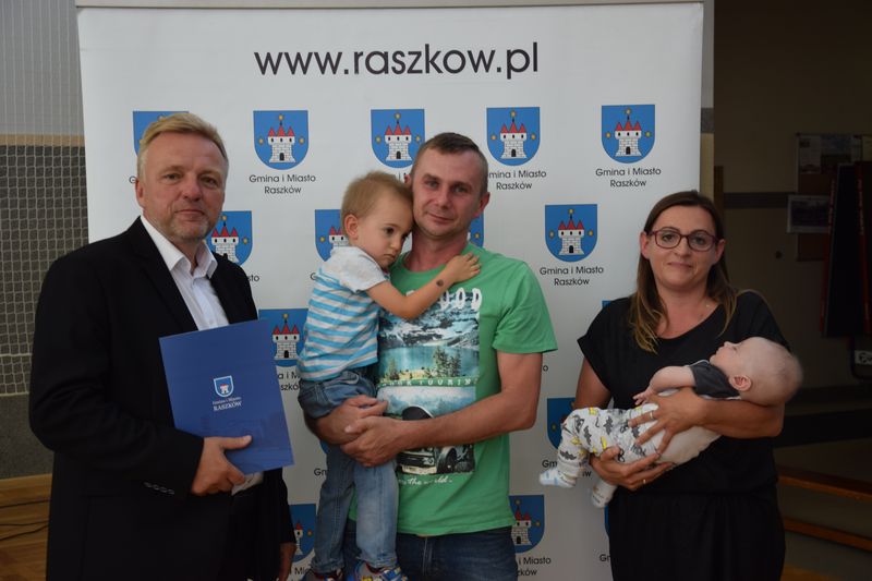 "Raszkowskie Wyprawki Niemowlaka" wręczone