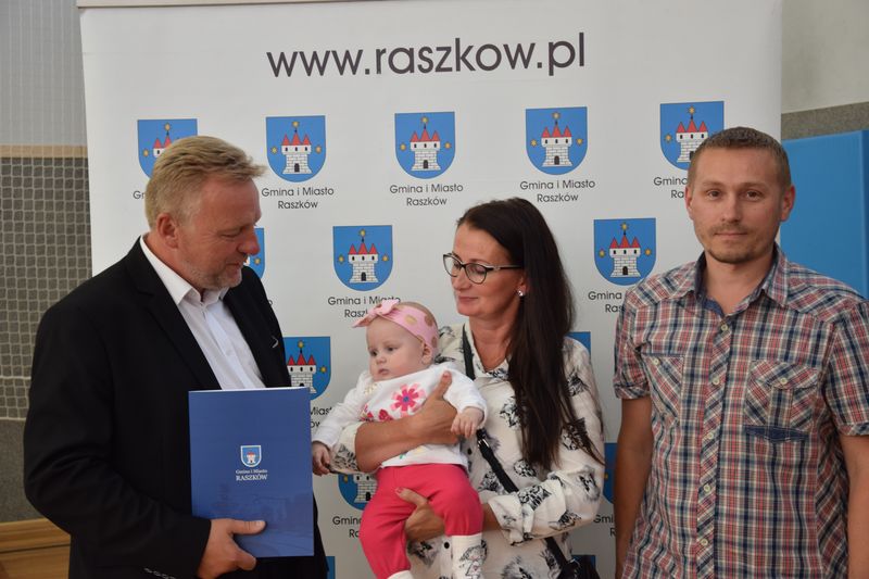 "Raszkowskie Wyprawki Niemowlaka" wręczone