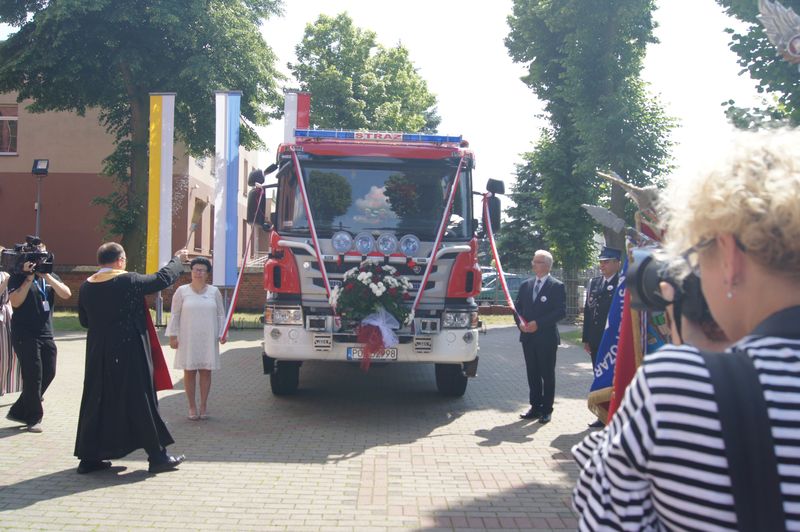 120-lecie OSP Raszków, poświęcenie i przekazanie nowego samochodu  ratowniczo-gaśniczego SCANIA i Miejsko-Gminne obchody "Dnia Strażaka"