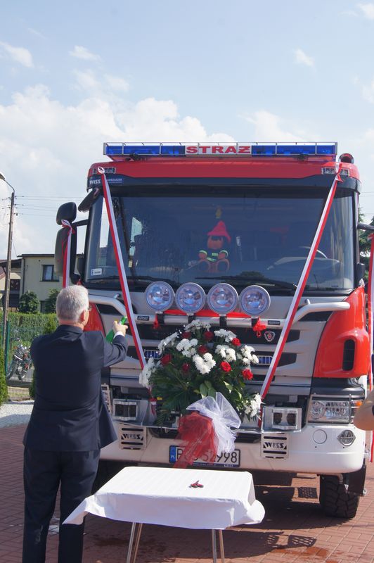 120-lecie OSP Raszków, poświęcenie i przekazanie nowego samochodu  ratowniczo-gaśniczego SCANIA i Miejsko-Gminne obchody "Dnia Strażaka"