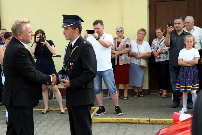 W Głogowej świętowano z okazji zakończenia żniw i przekazania nowego samochodu dla OSP