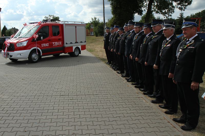 W Głogowej świętowano z okazji zakończenia żniw i przekazania nowego samochodu dla OSP