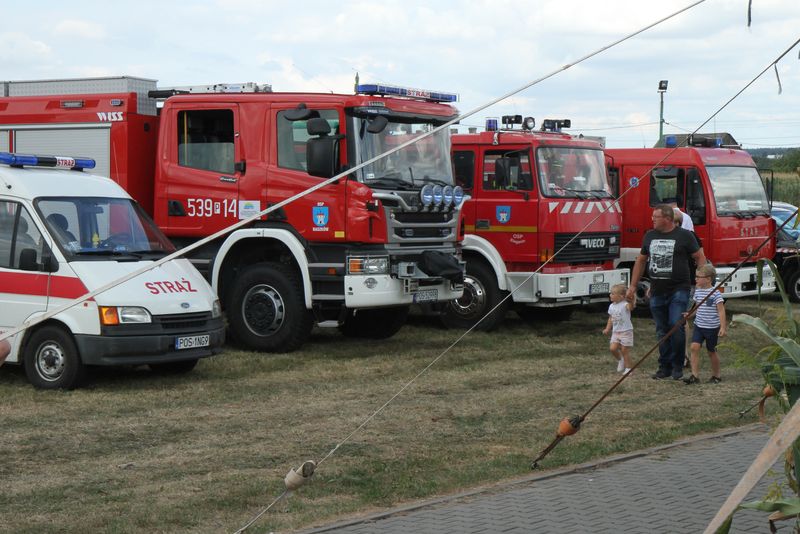 W Głogowej świętowano z okazji zakończenia żniw i przekazania nowego samochodu dla OSP