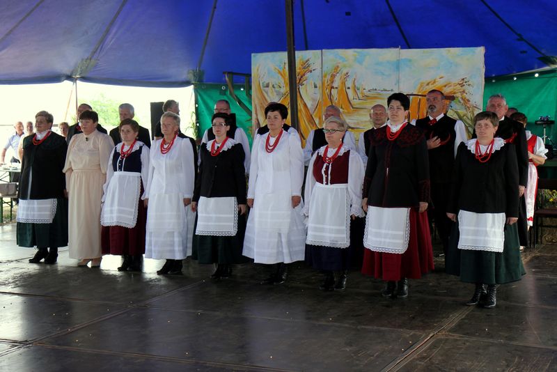 W Głogowej świętowano z okazji zakończenia żniw i przekazania nowego samochodu dla OSP